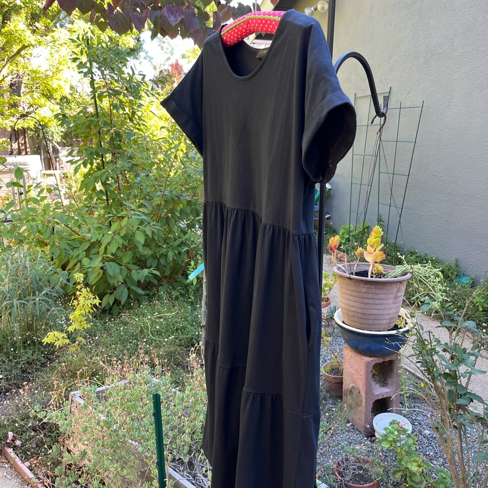 Black Midi Sundress with Crew Neck Short Sleeves